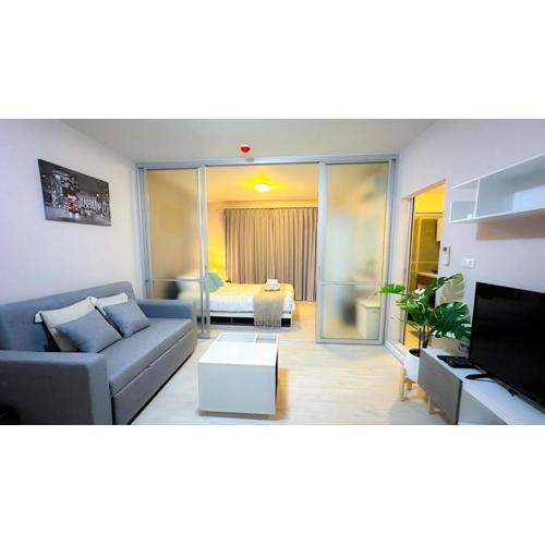 Great accommodation next to a shopping mall