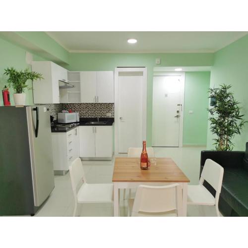 Great condo with pool