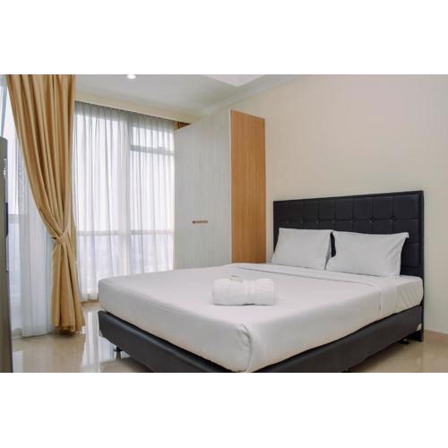 Great Deal and Comfy Studio at Menteng Park Apartment By Travelio