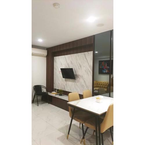 Great Deal Apartemen Grand Jati Junction Unit 1811