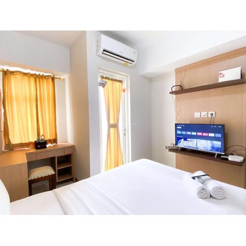 Great Deal Studio at Springlake Summarecon Bekasi Apartment By Travelio