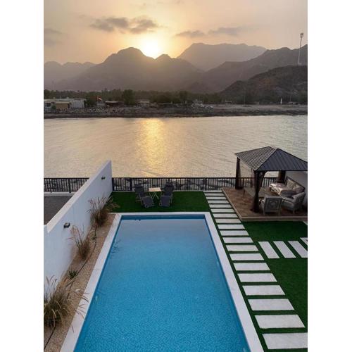 Great Escape for family and friends 4BR Villa with Private Pool and Sea View