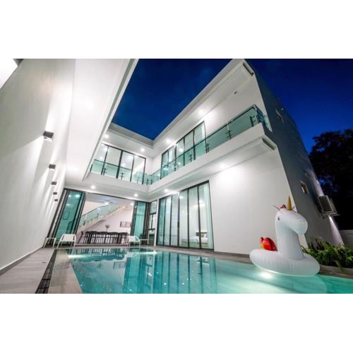 Great House Luxury 3BR Villa Pool Pattaya G3
