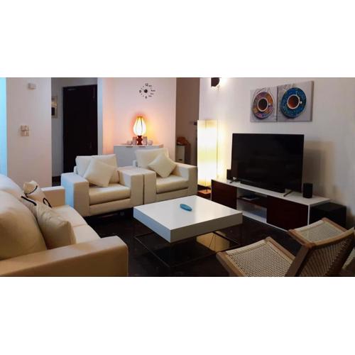 Great Location Living, Modern 2-Bed Apartment with Pool & Gym, Full Amenities, Long Stays Welcome