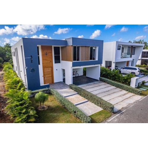 Great villa with pool table