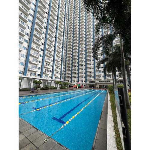 Greece Theme Boni MRT Train Edsa Mandaluyong 1BR with Netflix Fast Internet Pool Light Mall
