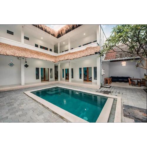 Greek House: Room w/Desk + Shared Pool&Kitchen /2