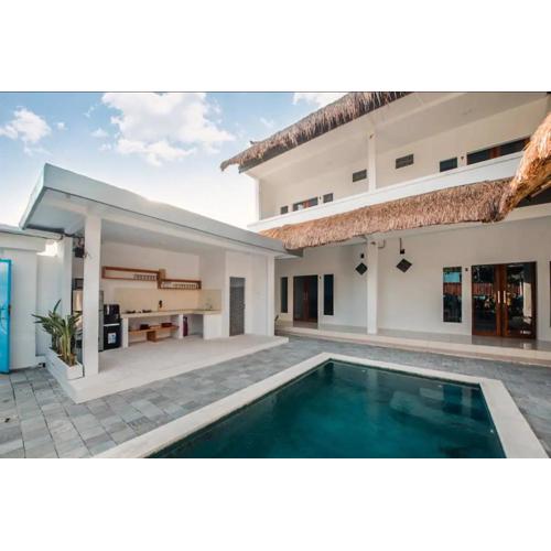 Greek House: Room w/Desk + Shared Pool&Kitchen /9