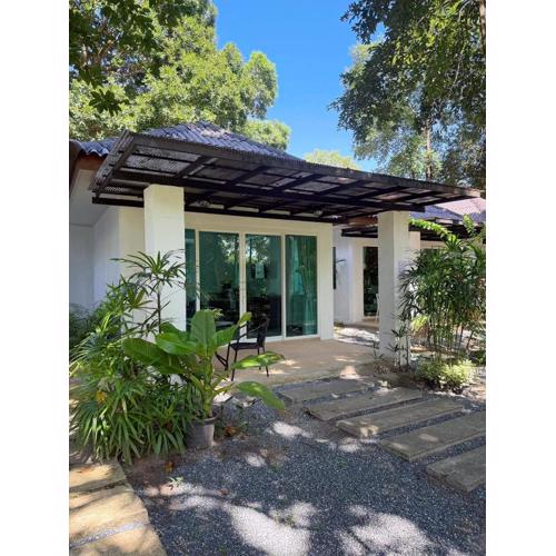 Green Haven Villas With Jacuzzi