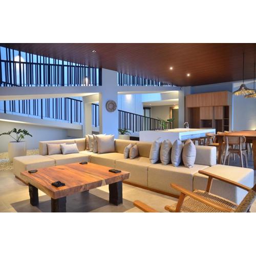 Green Hill Mountain City View Villa 8 bedrooms with a private heated swimming pool and a movie room