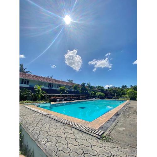 Green Island Hotel Waikkal