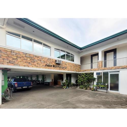 Green Meadows Hotel & Restaurant