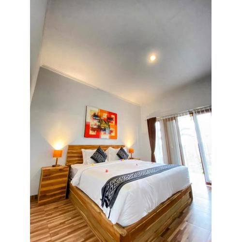 Green Sunrise Hill View