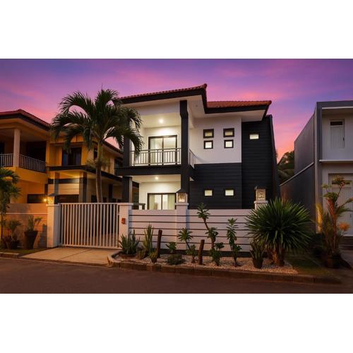 Green Villa - 4BR Luxury Villa - Nusa Dua Beach by Globalstay