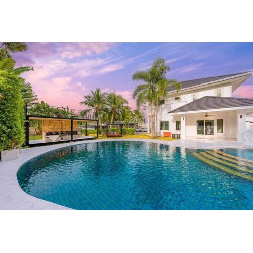 Green Yield Pool Villa