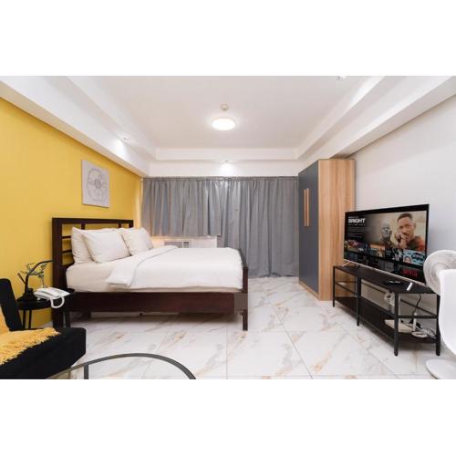 Greenbelt Makati Condo with Balcony & Park Views