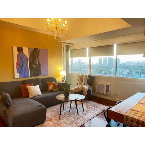 Greenhills 1BR Lower Penthouse w Panoramic View