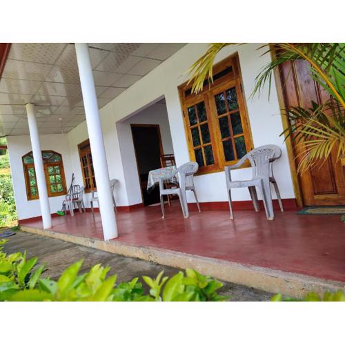 GREENISH INN (ROOMS)