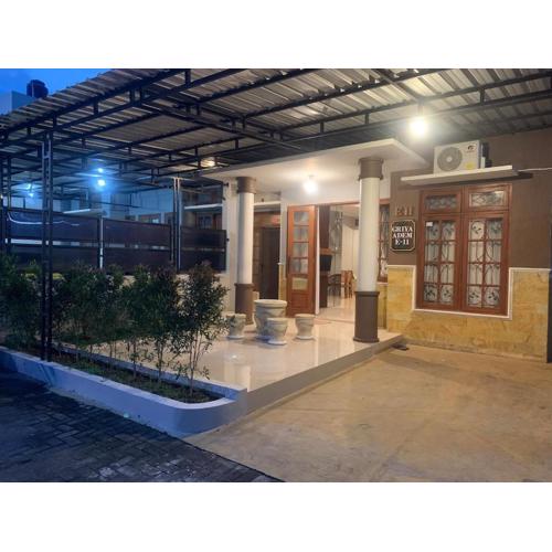 Griya Adem Royal Mansion