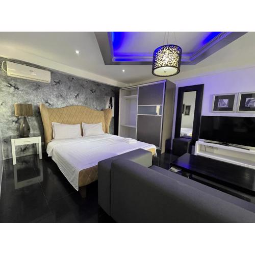 Grosvenor Square Kandi Realty