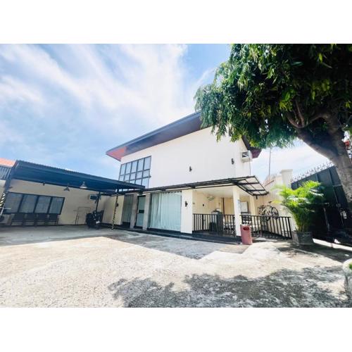 Group Accommodation with Outdoor kitchen and Wide Parking