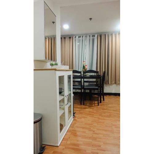 Group Stay for 6 with 3 Bunk Beds, Kitchen, Wi-Fi & Netflix, Near MRT Boni