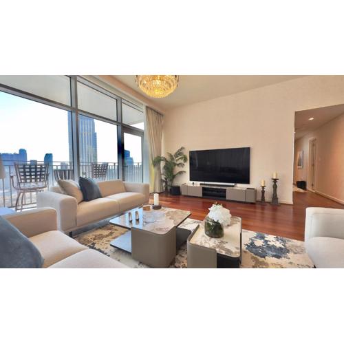 Guest Favorite - Modern 3BR High Views Prime Location at Downtown