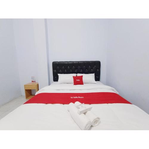 Guest House AA Syariah Pekalongan by Hello Room