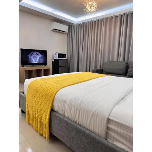 Guestroom 2 -3rd flr Barretto, Olongapo near beach