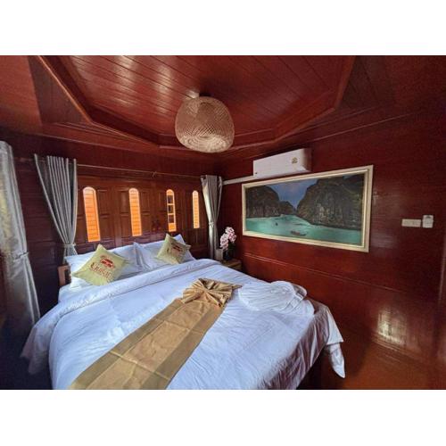 Guitar Thai Style Pool House