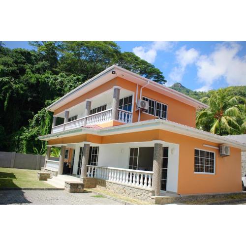 H & M Bayview Apartment Seychelles
