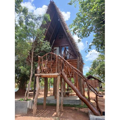 Habarana Chena Hut - Air conditioning Private Cabana with Balcony