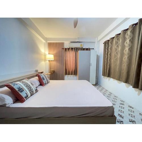 Haiya Guesthouse room 5 - Share Bathroom Outside the Room