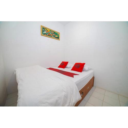 Halona Taraman Guest House by Yurooms