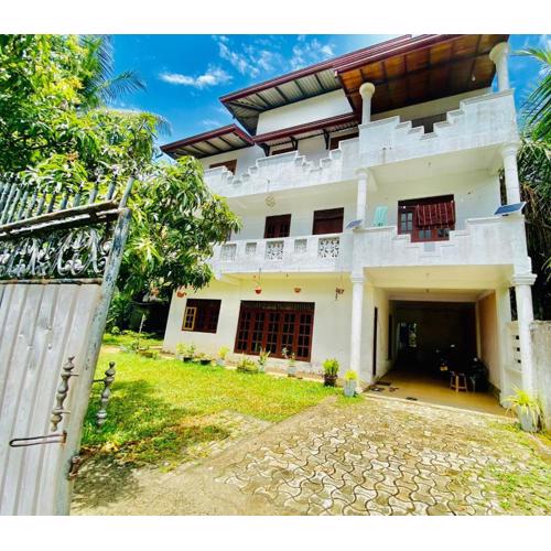 Hamba Hostel for Safari