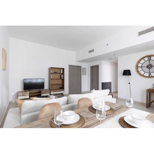 Handsome 1BR in Armada Tower 3