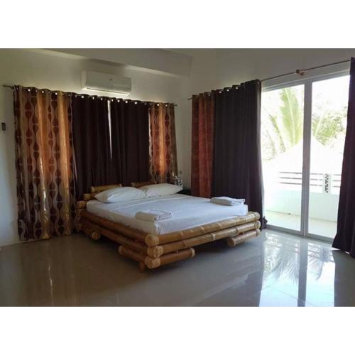 Hangout Beach Resort