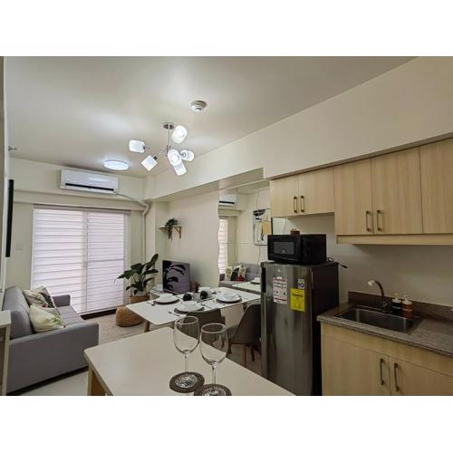 Happirest Cozy Crib (2-Bedroom with Balcony) - Lumiere Residences, Pasig City