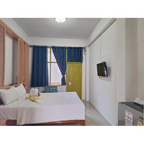 Happy 2 Hotel Patunam