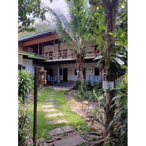 Happy Days Guest House