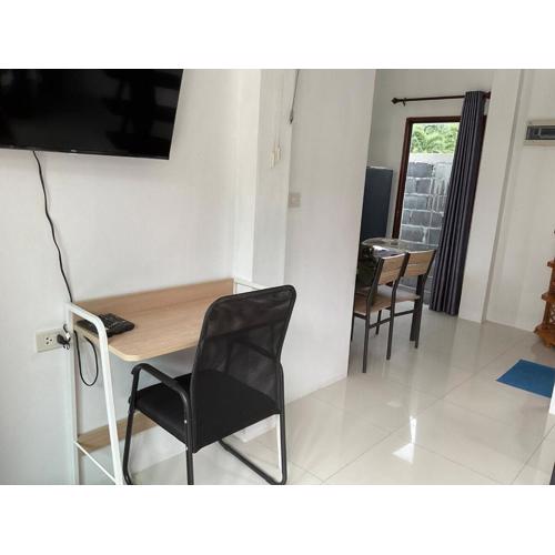 Happy House in Chaloklum