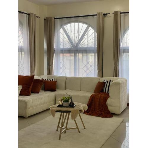 Happystays luxury homes 4bedroom apartment