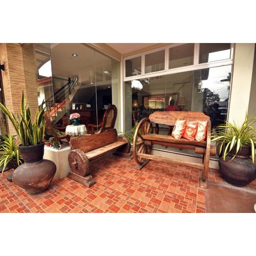 Harbour Gardens Tourist Inn