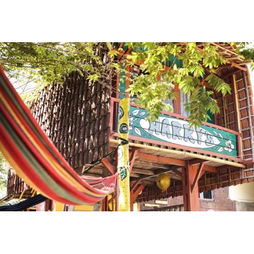 Harry's Ocean House Watukarung Homestay