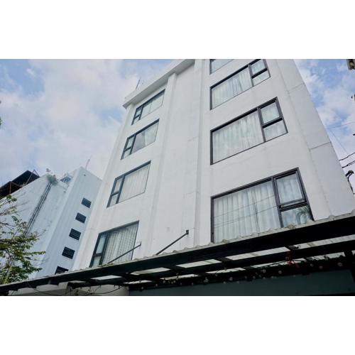 Hash Apartment Silom Soi 3 triple room