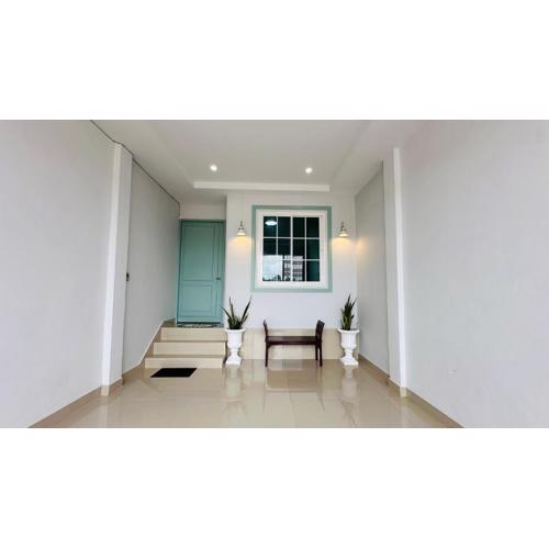 Hatyai riverfront nest