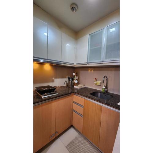 Hauze of B&Y - 81 Newport Blvd across T3