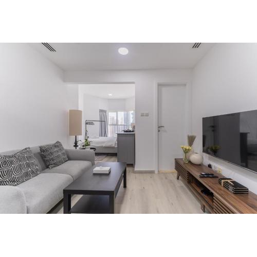 HAVN - Studio with Lake Views in Dubai Gate, JLT