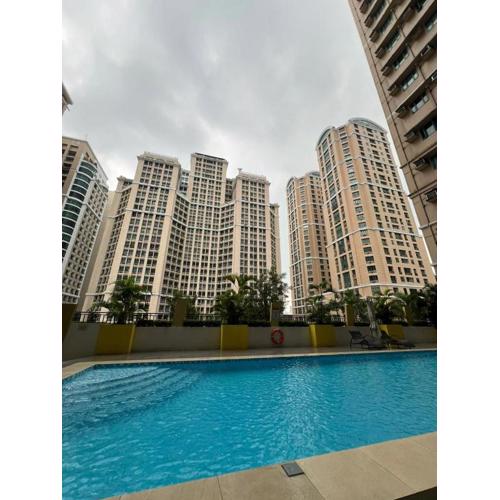 Hawaii Theme Ortigas MRT Ayala 30th Megamall Podium Free Netflix Fast Internet Pool