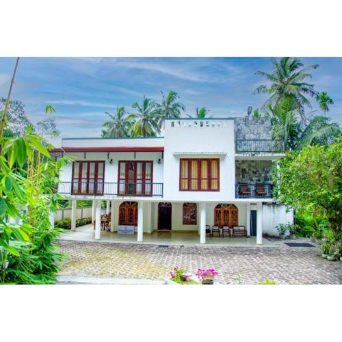 Healand Holiday Bungalow and Restaurant